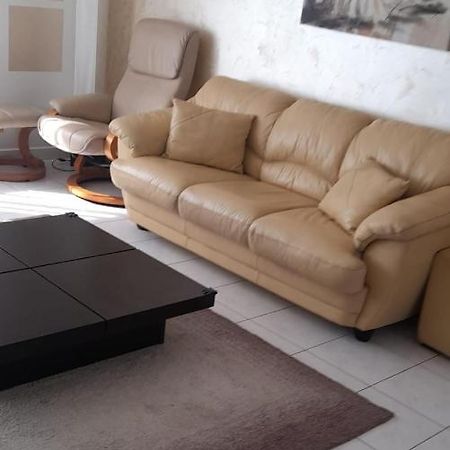 Apartament Bety Sea Front Lägenhet Costinesti Exteriör bild