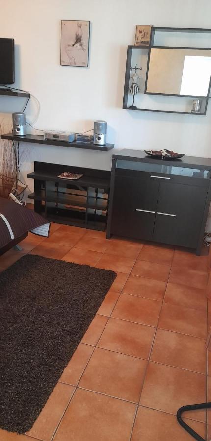 Apartament Bety Sea Front Lägenhet Costinesti Exteriör bild