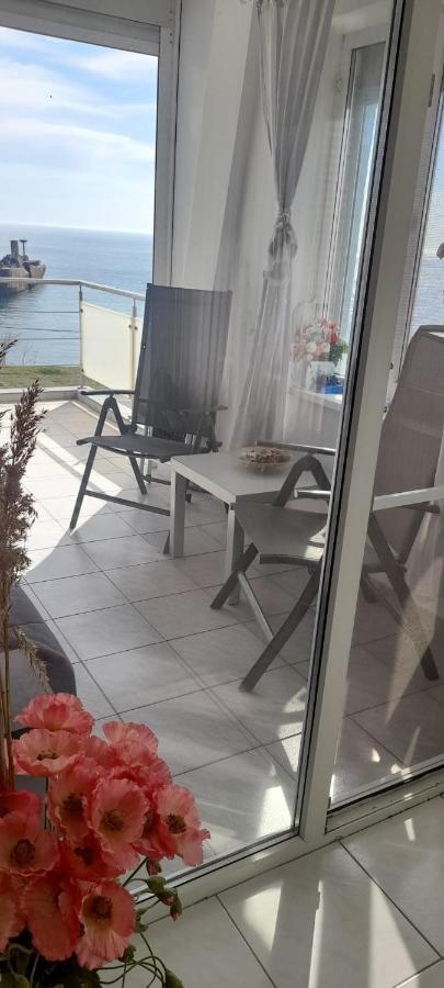 Apartament Bety Sea Front Lägenhet Costinesti Exteriör bild