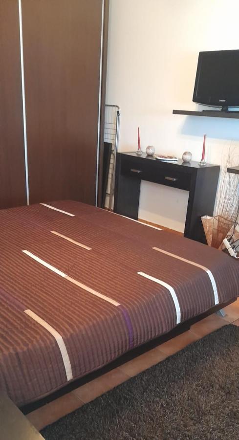 Apartament Bety Sea Front Lägenhet Costinesti Exteriör bild
