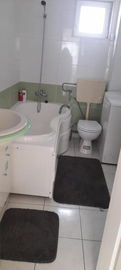 Apartament Bety Sea Front Lägenhet Costinesti Exteriör bild